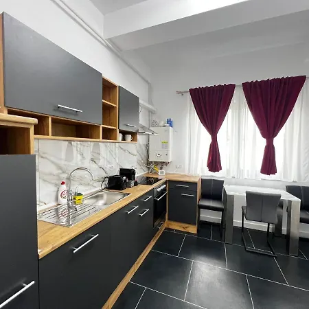 Marvellous Aparthotel With Master Apartments Suceava Exterior photo