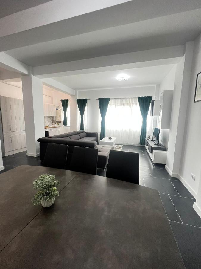 Apartment Marvellous With Master