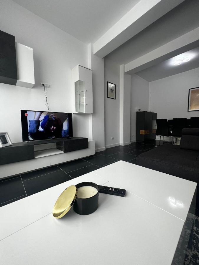 Marvellous With Master Apartment *