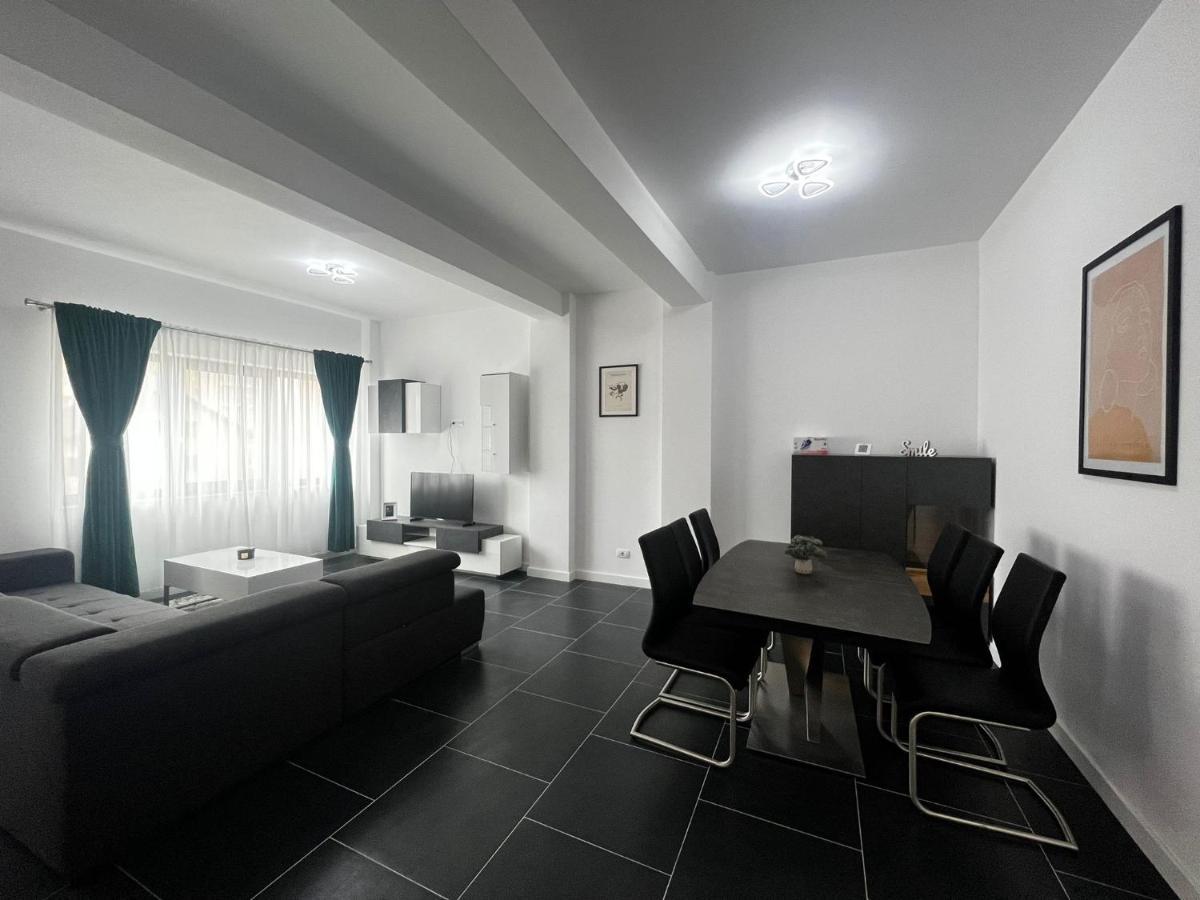 Marvellous With Master Apartment Suceava