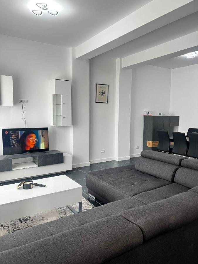 Marvellous With Master Apartment