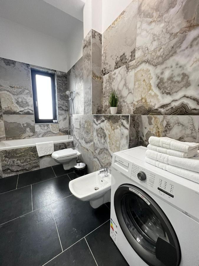 Marvellous With Master Apartment *