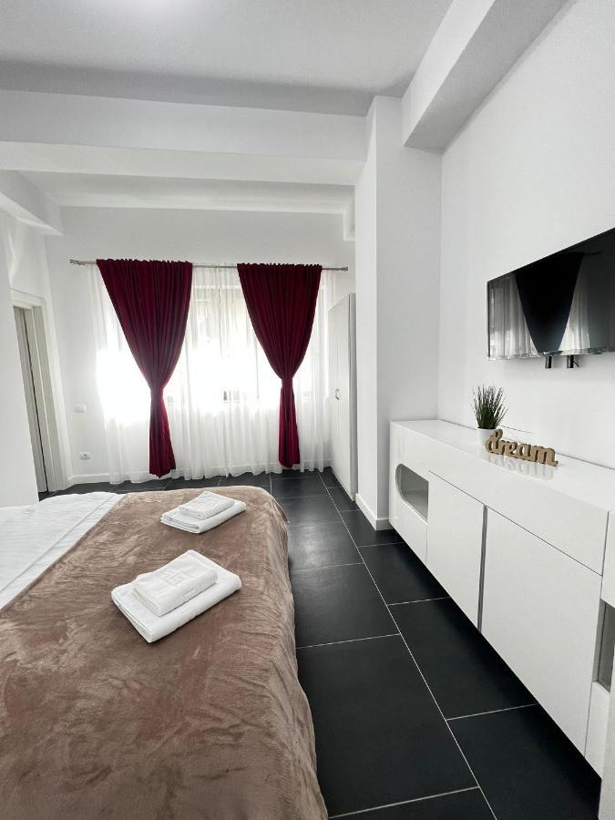 Marvellous With Master Apartment *