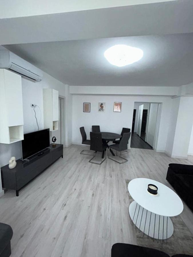 Marvellous With Master Apartment